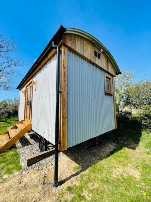 The Hut@Trefechan Wen - Coastal Coziness! Goodwick Екстер'єр фото