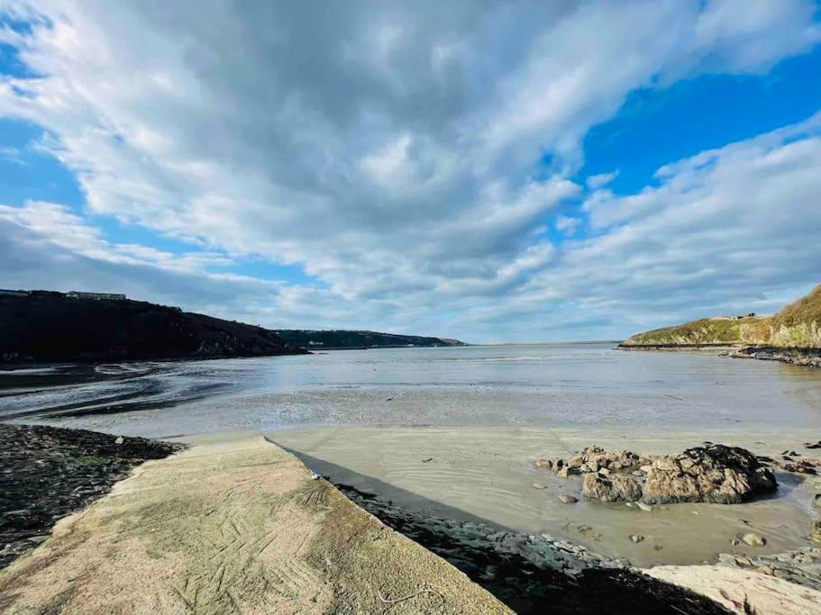 The Hut@Trefechan Wen - Coastal Coziness! Goodwick Екстер'єр фото