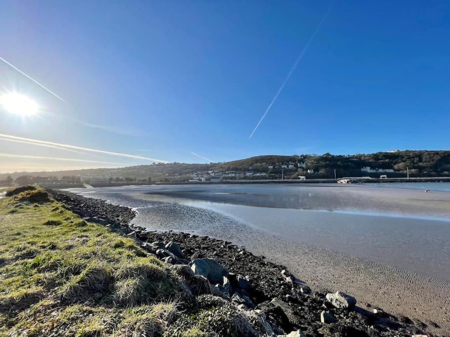 The Hut@Trefechan Wen - Coastal Coziness! Goodwick Екстер'єр фото