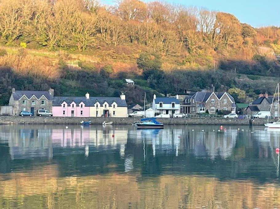 The Hut@Trefechan Wen - Coastal Coziness! Goodwick Екстер'єр фото