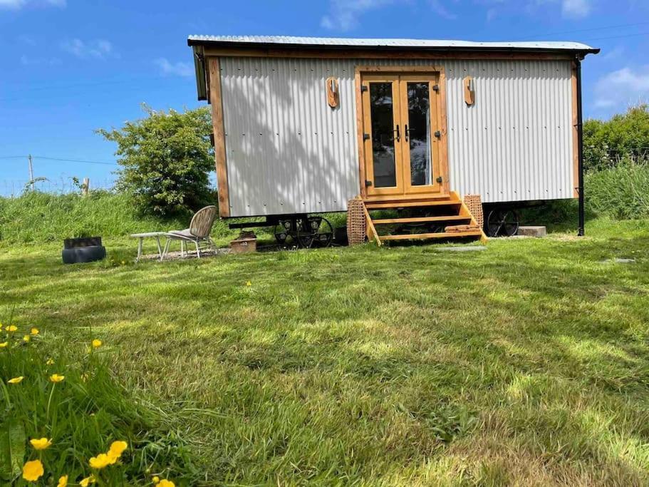 The Hut@Trefechan Wen - Coastal Coziness! Goodwick Екстер'єр фото